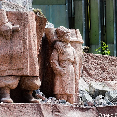 Свята позаду, але в Центральному парку панує легкість та радість.Прогулянки, сміх дітей, відпочинок на лавках - все це дарує в... - Репортер інформує на we.ua