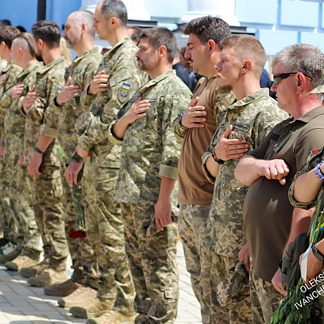 Україна прощається з фотографом-героєм: Арсена Федосенка проводять в останню путь13 червня у Києві, в Михайлівському Золотоверх... - Репортер інформує на we.ua