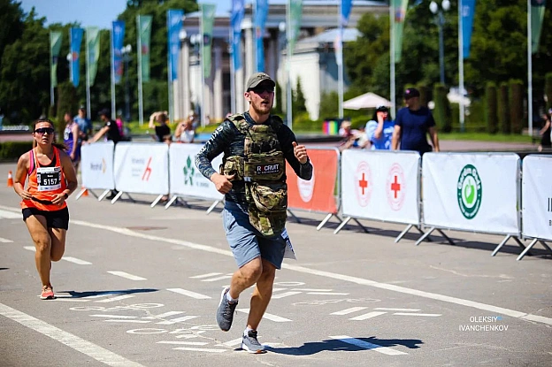 Забіг Честі імені Рекрута: вшануємо пам'ять героя, біжучи за Україну!30 червня 2024 року в Києві відбувся Забіг Честі імені Ре... - Репортер інформує на we.ua