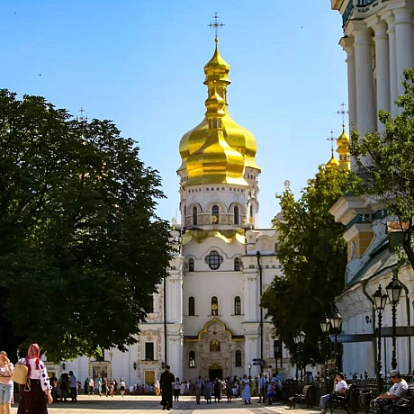Молитва за УкраїнуВ День Хрещення України-Русі в Києво-Печерській лаврі відбувся святковий молебень за Україну.На вулиці біл... - Репортер інформує на we.ua