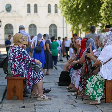 Молитва за УкраїнуВ День Хрещення України-Русі в Києво-Печерській лаврі відбувся святковий молебень за Україну.На вулиці біл... - Репортер інформує на we.ua