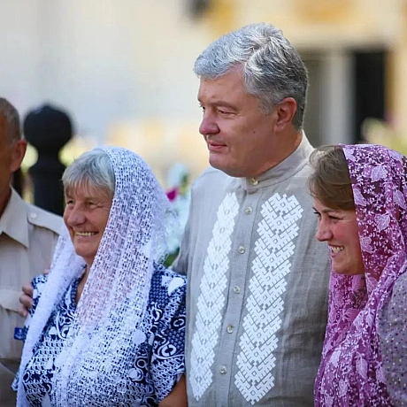 Молитва за УкраїнуВ День Хрещення України-Русі в Києво-Печерській лаврі відбувся святковий молебень за Україну.На вулиці біл... - Репортер інформує на we.ua