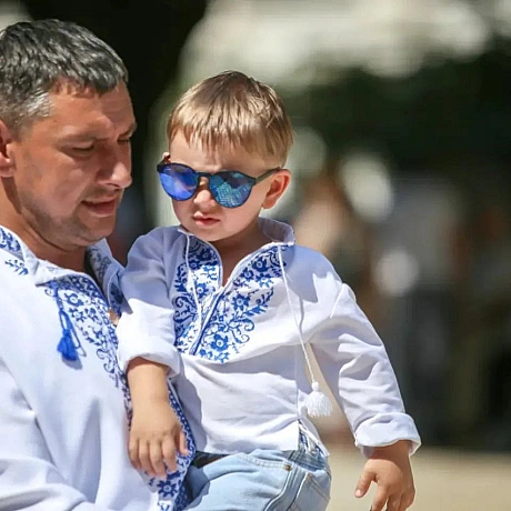 Українська показова сім'я.#роботарепортер #києвопечерськалавра #ХрещенняУкраїниРусі - Репортер інформує на we.ua