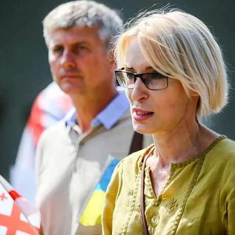 Річниця п'ятиденної війни – це нагода згадати про невизнану війну, яка змінила долі тисяч людей. Сьогоднішня акція під посольств... - Репортер інформує на we.ua