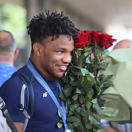 ❤️ Яка неймовірна атмосфера була сьогодні на зустрічі наших олімпійців! 🇺🇦 Сльози радості, обійми, щирі посмішки – це все про ... - Репортер інформує на we.ua