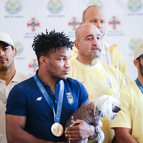 🏅🇺🇦 Жан Беленюк символічним жестом оголосив про завершення своєї кар'єри у спортивній боротьбі. Здобувши перемогу над поляком Ар... - Репортер інформує на we.ua