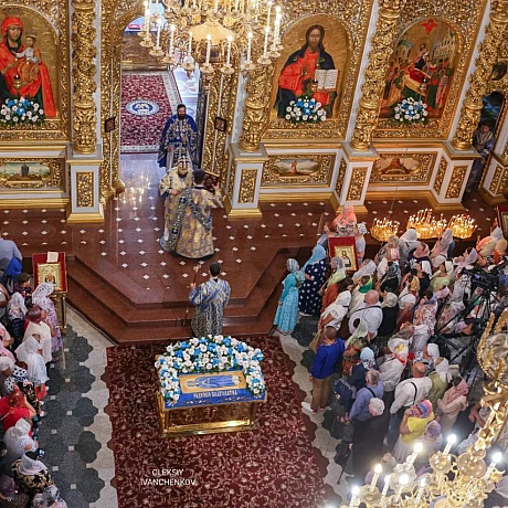 Урочисте богослужіння з нагоди свята Успіння Пресвятої Богородиці відбулося в Успенському соборі Києво-Печерської Лаври. Віряни ... - Репортер інформує на we.ua
