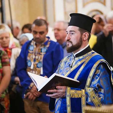 Урочисте богослужіння з нагоди свята Успіння Пресвятої Богородиці відбулося в Успенському соборі Києво-Печерської Лаври. Віряни ... - Репортер інформує на we.ua
