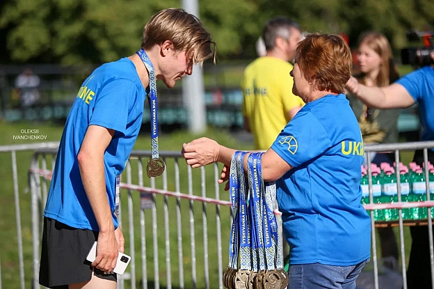 Різні професії, різні інтереси, але спільна любов до України. Забіг у вишиванках об’єднав людей з усіх куточків країни, доводячи... - Репортер інформує на we.ua