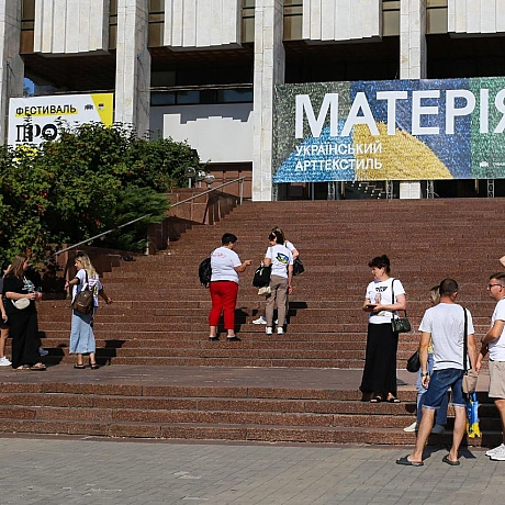 Сьогодні в Українському домі відбулася зворушлива подія: відкриття фотовиставки на підтримку полонених та зниклих безвісти захис... - Репортер інформує на we.ua