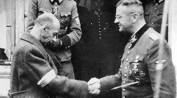 На фото - генерал Тадеуш Бур-Коморовський, командувач Армії Крайової, 4 жовтня 1944 року здається німецьким військам в результат... - WAS на we.ua