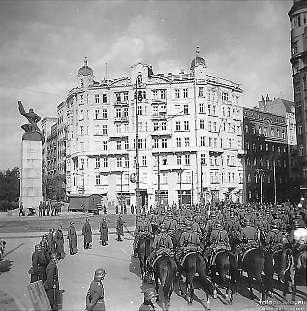 5 жовтня 1939 року у Варшаві відбувся парад Вермахту, який став символом завершення Польської кампанії. Цей парад був організова... - WAS на we.ua
