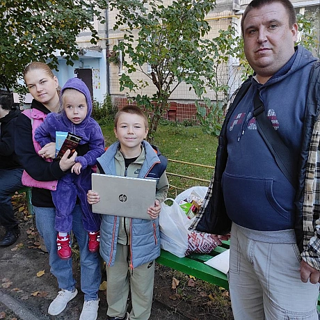 Ми зустрічали особливу родину: двох братів з сім’ями, один з яких – наш захисник, який отримав поранення на фронті. Їхнє життя з... - Волонтерська північ на we.ua