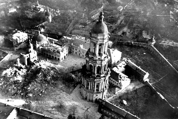 3 листопада 1941 року Успенський собор Києво-Печерської лаври був зруйнований вибухом. Собор, зведений між 1073 і 1078 роками кн... - WAS на we.ua