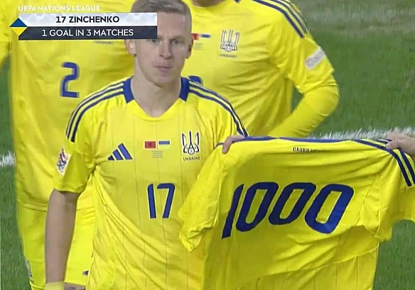⚽️ Збірна України грає проти Албанії у матчі Ліги націй. Зінченко, під час святкування голу у ворота суперника, здійняв футболку... - МЕМАГРАМ on we.ua