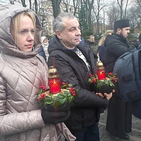 Вшанування пам’яті жертв Голодомору в Києві 🕯Сьогодні в Києві відбулися пам’ятні заходи, присвячені пам\'яті жертв Голодомору ... - Український інститут національної пам'яті на we.ua