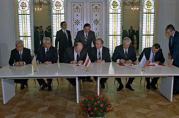 8 грудня 1991 року. Мисливська урядова садиба \