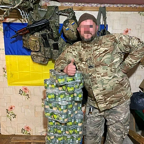 Наші захисники отримали довгоочікувану посилочку! Величезне спасибі Ірині Чуйко та Ruth Schmitt за смачні продукти, засоби гігі... - Волонтерська північ на we.ua
