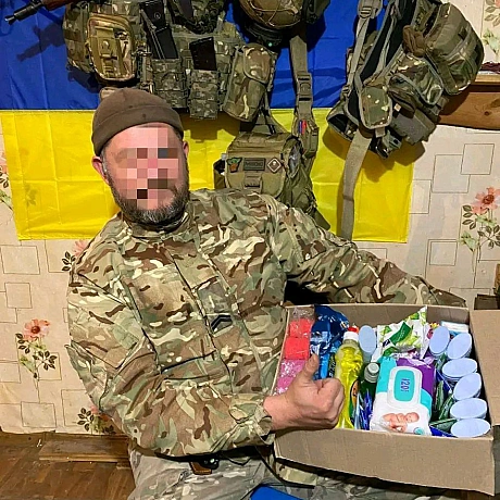 Наші захисники отримали довгоочікувану посилочку! Величезне спасибі Ірині Чуйко та Ruth Schmitt за смачні продукти, засоби гігі... - Волонтерська північ на we.ua