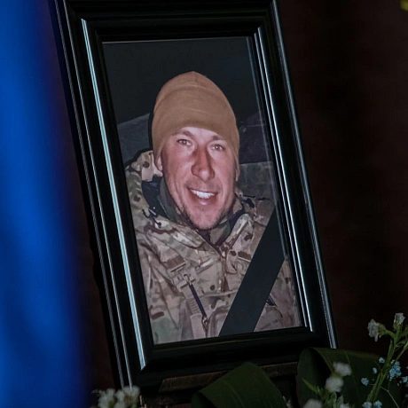 У Києві в Михайлівському золотоверхому монастирі попрощалися з військовослужбовцем Сил спеціальних операцій Горбатенком Олександ... - Репортер інформує на we.ua