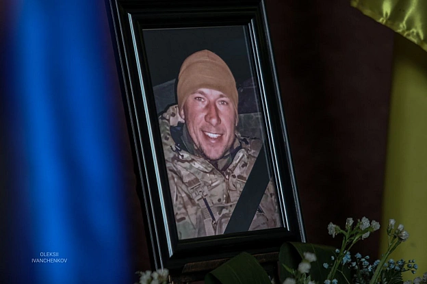 У Києві в Михайлівському золотоверхому монастирі попрощалися з військовослужбовцем Сил спеціальних операцій Горбатенком Олександ... - Репортер інформує на we.ua