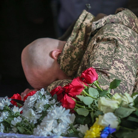 У Києві в Михайлівському золотоверхому монастирі попрощалися з військовослужбовцем Сил спеціальних операцій Горбатенком Олександ... - Репортер інформує на we.ua