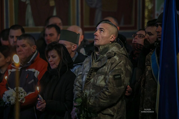 У Києві в Михайлівському золотоверхому монастирі попрощалися з військовослужбовцем Сил спеціальних операцій Горбатенком Олександ... - Репортер інформує на we.ua