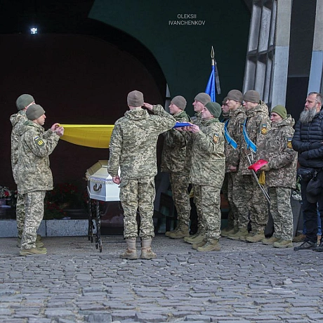 У Києві в Михайлівському золотоверхому монастирі попрощалися з військовослужбовцем Сил спеціальних операцій Горбатенком Олександ... - Репортер інформує на we.ua