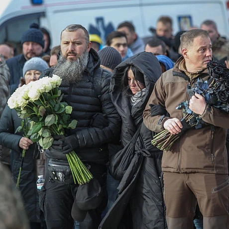 У Києві в Михайлівському золотоверхому монастирі попрощалися з військовослужбовцем Сил спеціальних операцій Горбатенком Олександ... - Репортер інформує на we.ua