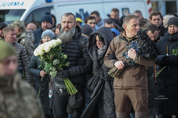 У Києві в Михайлівському золотоверхому монастирі попрощалися з військовослужбовцем Сил спеціальних операцій Горбатенком Олександ... - Репортер інформує на we.ua