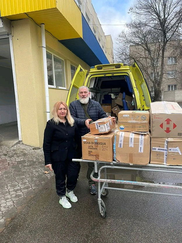 Серця повні вдячності! ❤️ Херсонська обласна лікарня отримала 300 кг життєво необхідних медичних матеріалів від Ruth Schmitt . К... - Волонтерська північ на we.ua