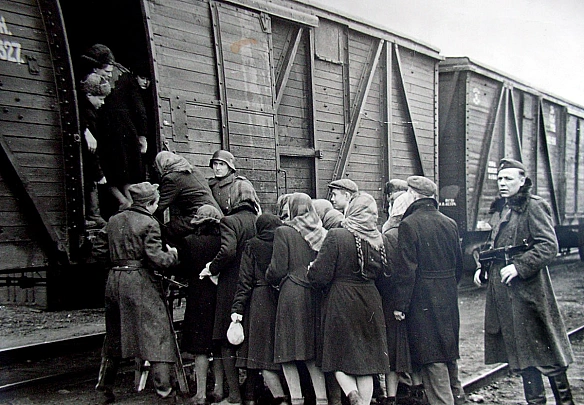 18 січня 1942 року з Харкова до Кельна вирушив перший ешелон з 1117 українськими остарбайтерами, які добровільно погодилися прац... - WAS на we.ua