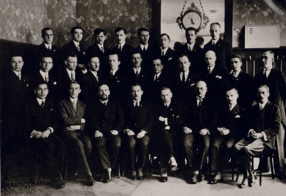 3 лютого 1929 року в Відні завершився Перший конгрес Українських націоналістів, на якому було засновано Організацію українських ... - WAS на we.ua