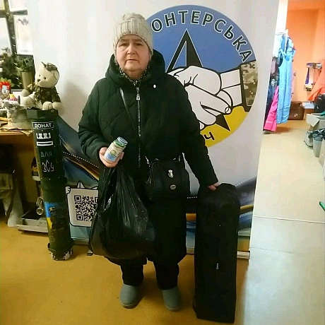 Наш Банк одягу гостинно відчиняє свої двері для родин ВПО. Ми раді бачити щасливі обличчя, коли вони знаходили для себе щось пот... - Волонтерська північ на we.ua