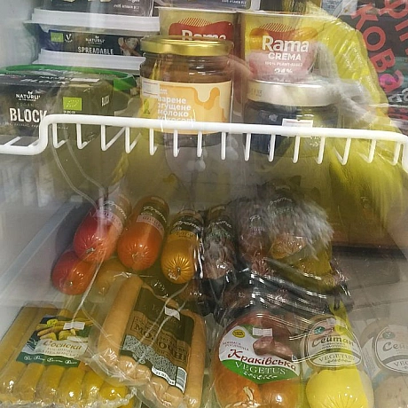 Холодильник з веган-опціями в магазині Natura foodПроспект Бандери - 🌱 Веганський Тернопіль на we.ua