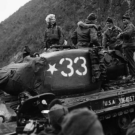 У лютому 1954 року Мерилін Монро відвідала Південну Корею, щоб підтримати американські війська, дислоковані там після Корейської... - WAS на we.ua