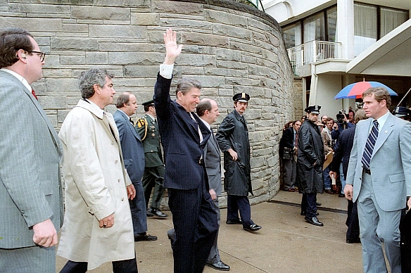 30 березня 1981 року в Вашингтоні було скоєно замах на президента США Рональда Рейгана. Нападник — 25-річний техасець Джон Гінкл... - WAS на we.ua