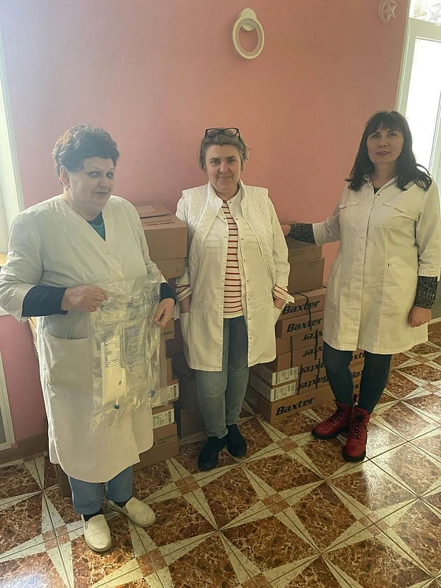Днями ми розповідали про відправку рідкого харчування для лежачих хворих у Херсонську лікарню та шин для військового авто на Дон... - Волонтерська північ на we.ua