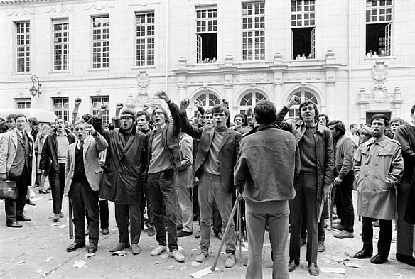 3 травня 1968 року студенти Сорбонни, що входили до «Руху університетських дій», вийшли на демонстрацію в Парижі. Їх обурювали м... - WAS на we.ua