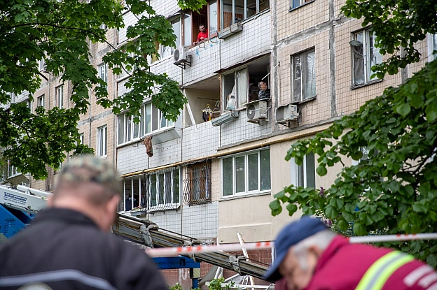 🧹Комунальні служби Києва ліквідовують наслідки нічної та вранішньої атаки▫️ У Святошинському та Шевченківському районах 80 пра... - КМДА – офіційний канал на we.ua