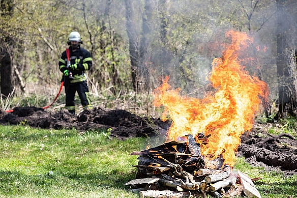 🔥12–14 липня в Києві переважатиме надзвичайний рівень пожежної небезпеки – Укргідрометцентр 🙏Закликаємо киян і гостей столиці... - КМДА – офіційний канал на we.ua