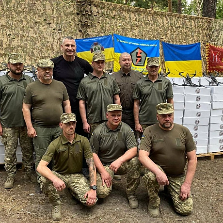 Віталій Кличко: Громада столиці продовжує допомагати військовим. І сьогодні бійцям 12-го армійського корпусу ЗСУ передав на найг... - КМДА – офіційний канал на we.ua