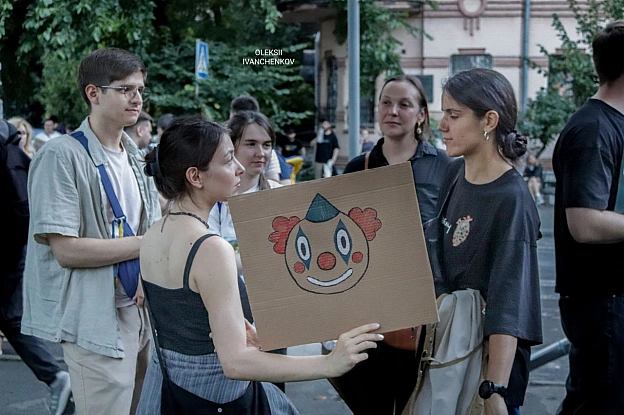Українці протестують проти закону щодо НАБУ та САП! ✊🇺🇦Вчора відбулися масові мітинги проти законопроєкту #12414, який, за сло... - Репортер інформує on we.ua