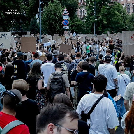 Українці протестують проти закону щодо НАБУ та САП! ✊🇺🇦Вчора відбулися масові мітинги проти законопроєкту #12414, який, за сло... - Репортер інформує на we.ua