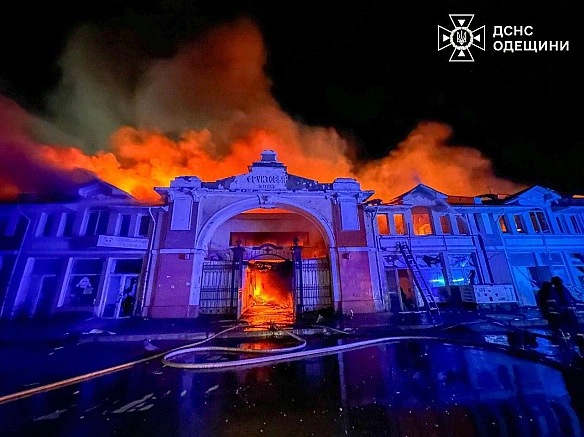 Росіяни зруйнували одеський Привоз - Баба і Кіт на we.ua