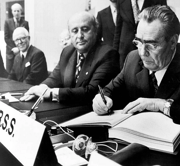 1 серпня 1975 року в Гельсінкі 35 держав — усі європейські (крім Албанії), а також США і Канада — підписали «Заключний акт Нарад... - WAS на we.ua