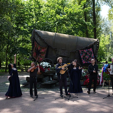 Український інститут національної пам'яті на we.ua