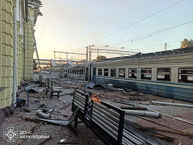 Станом на зараз відомо про 2 загиблих у Лозовій на ХарківщиніЩе 10 осіб отримали поранення.Внаслідок російської атаки горіли... - UkraineNow на we.ua