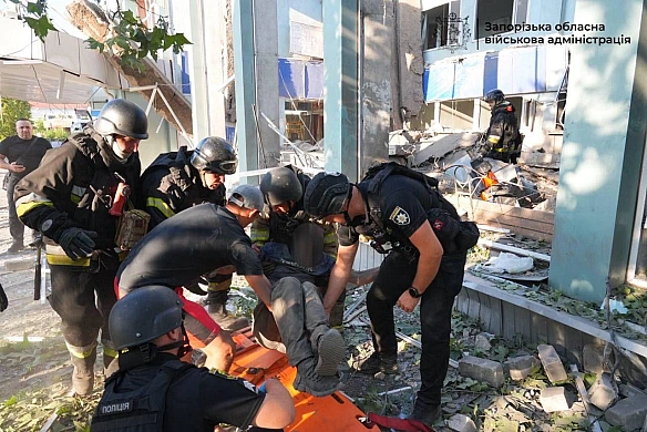 Вісім постраждалих, один з них - у важкому стані - такі попередні наслідки ворожої атаки на ЗапоріжжяСтан чотирьох людей медик... - UkraineNow на we.ua