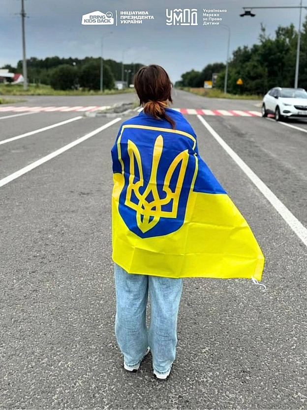 До України повернули 14-річну дочку загиблого українського військового, яку окупанти планували вивезли до російського інтернату ... - UkraineNow on we.ua